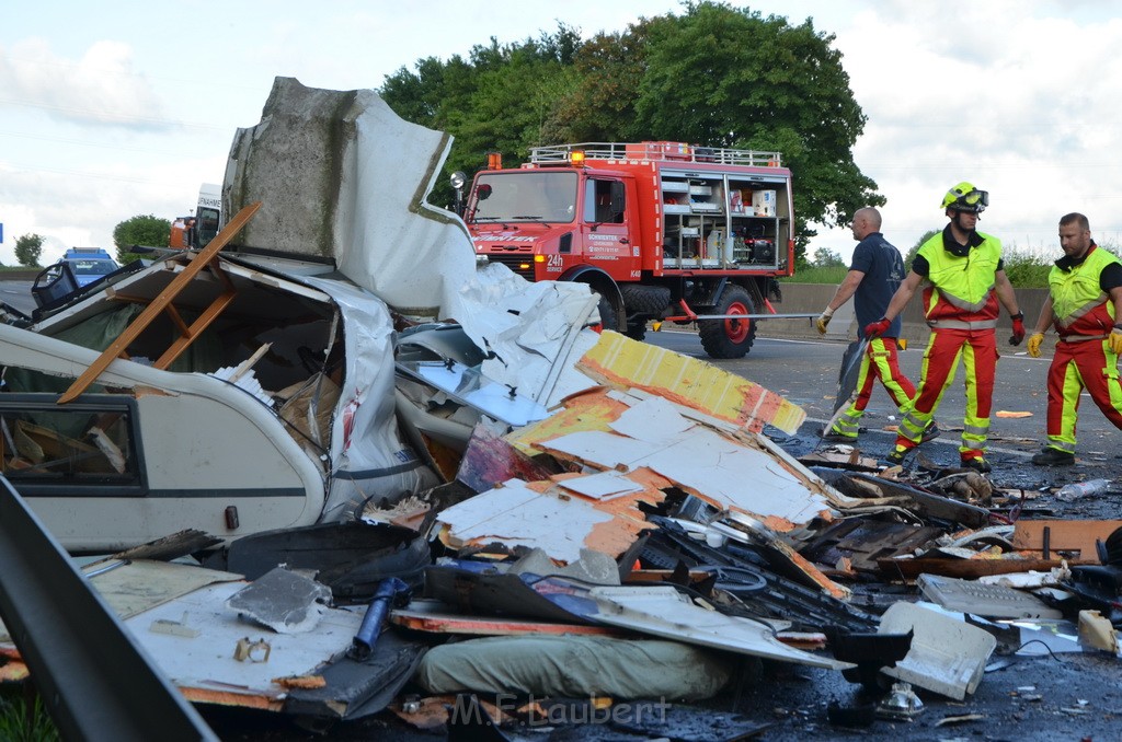 Schwerer VU A 1 Rich Koeln hinter AS Burscheid P816.JPG - Miklos Laubert